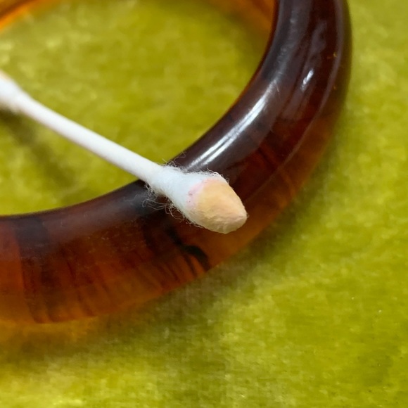 Vintage Bakelite Apple Juice Bangle Simichrome Tested - Picture 4 of 4